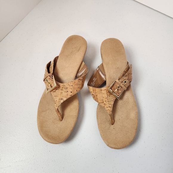 Aerosoles Comfort Memory Foam Wedges Thong Sandals Shoes Cork Womens size 10 - Picture 10 of 11